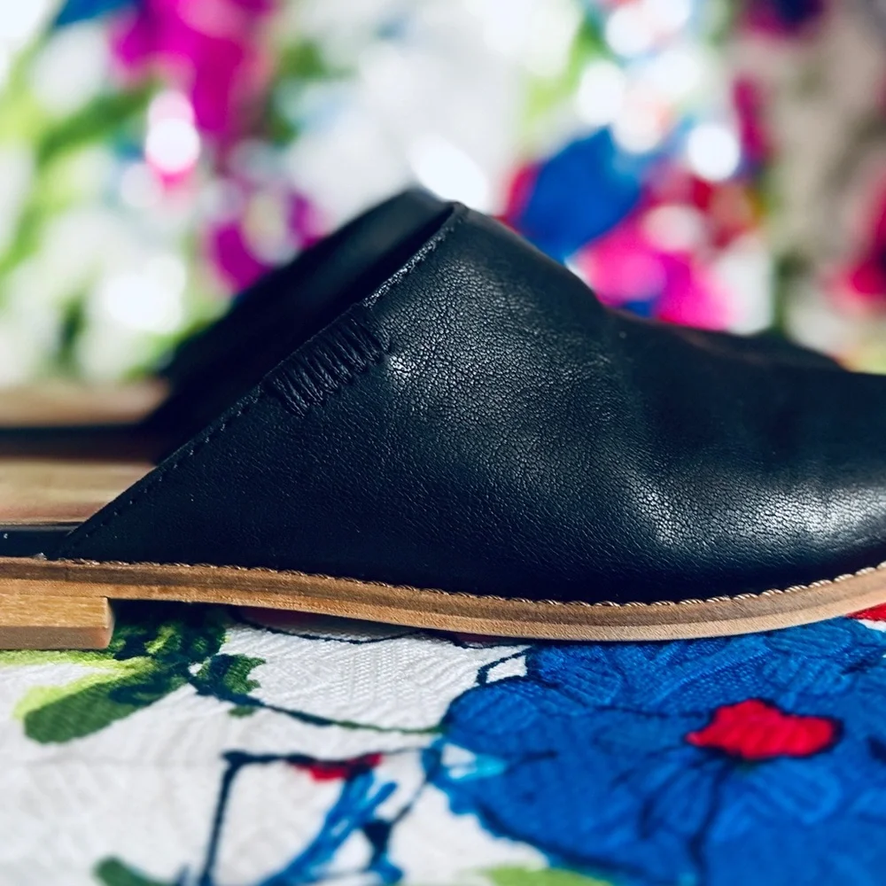 Elegant Black Leather Mules - Picture 3 of 6